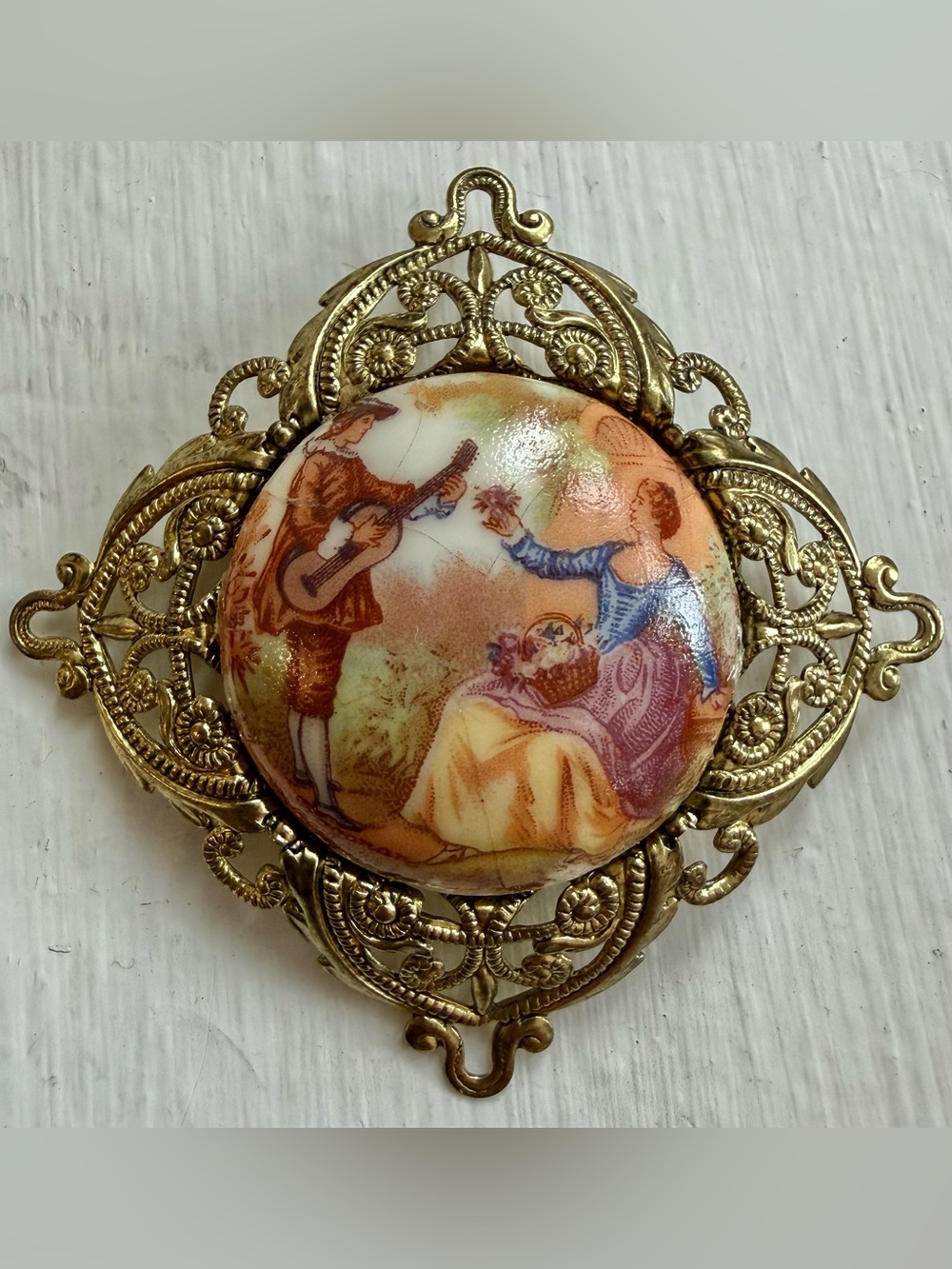 West Germany Filigree Victorian  Gold Tone Romantic Courting Couple Brooch